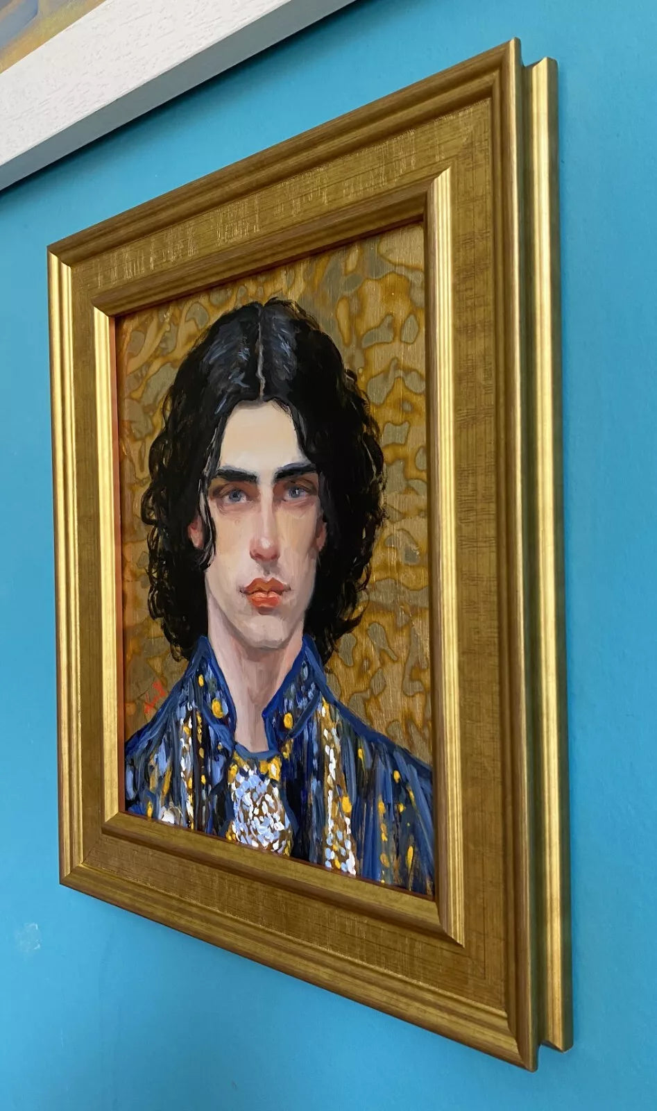 Peinture à l'huile originale d'un jeune homme brun, inspiré de Klimt, sur panneau de bois doré à la feuille d'or. (Copie)