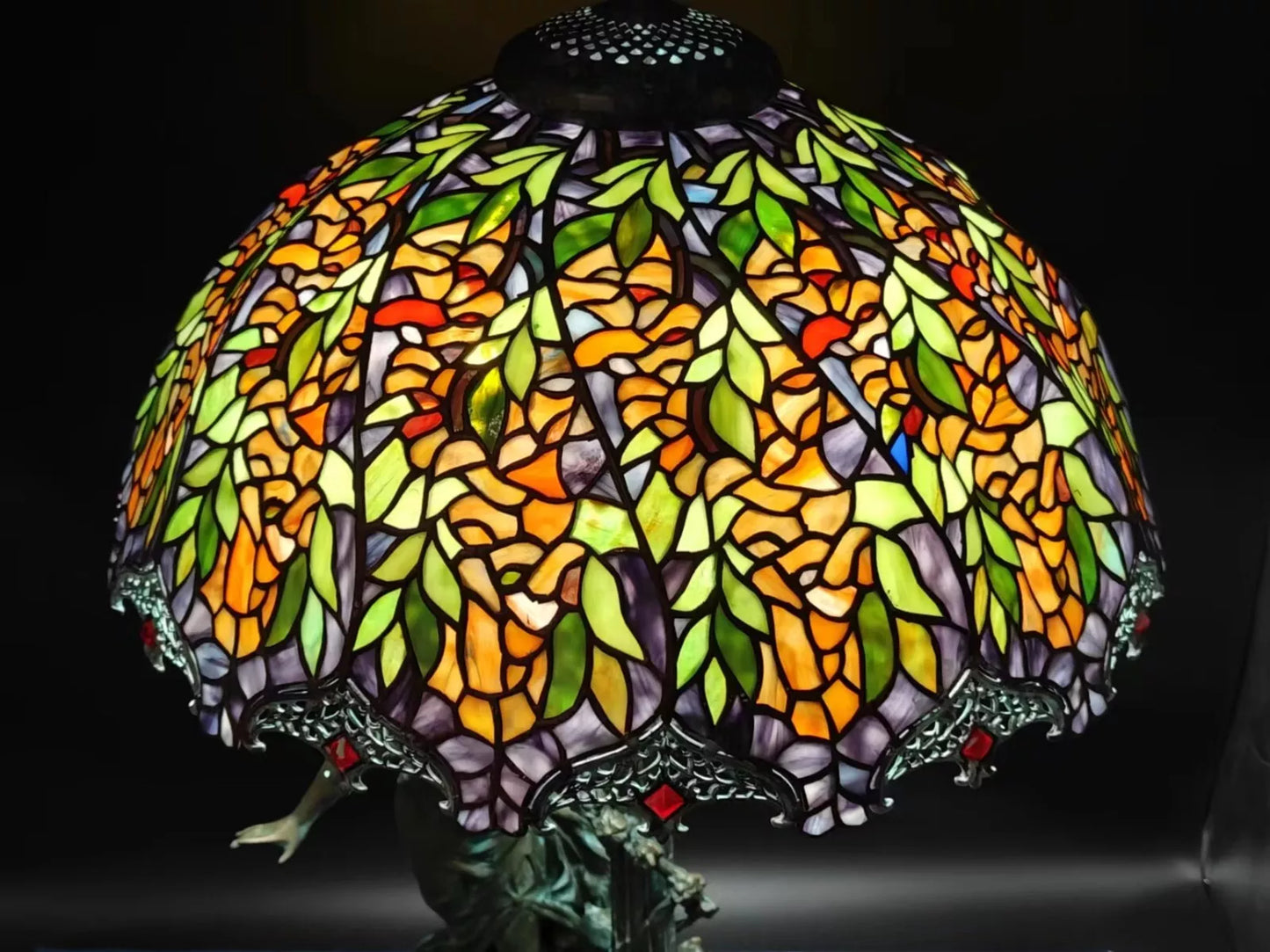 Lampe de reproduction antique en bronze femme Tiffany