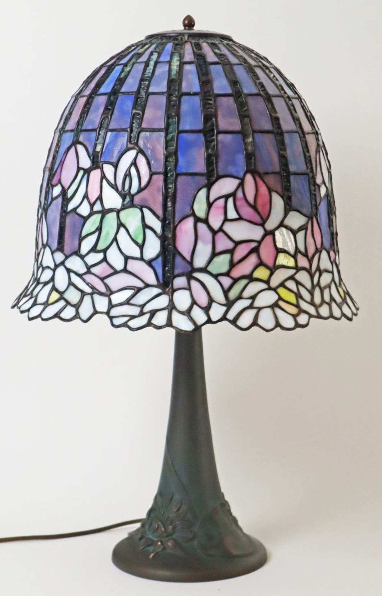 Grande Lampe de Bureau en Mosaïque de Verre avec Pied de Lampe Nénuphar en Bronze dans le style Tiffany