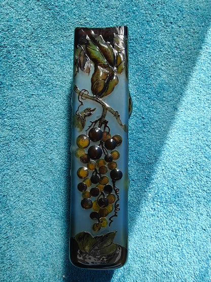 decoration-vase-verre-tip-gallé-fruit-raisin-bleu