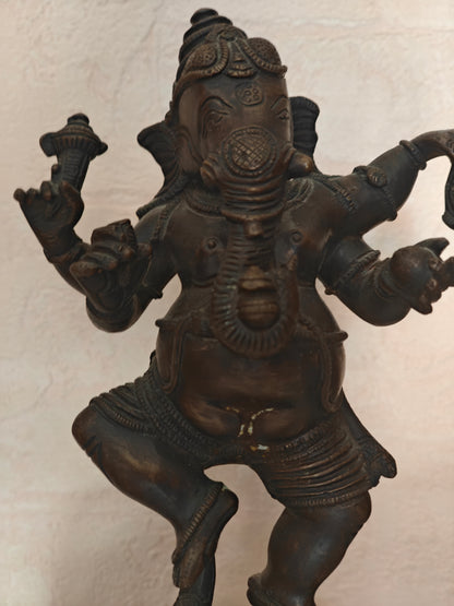 Ancienne statue indoue en bronze d'éléphant Ganesh dieu de la richesse