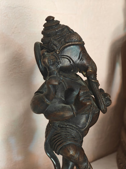 Ancienne statue indoue en bronze d'éléphant Ganesh dieu de la richesse
