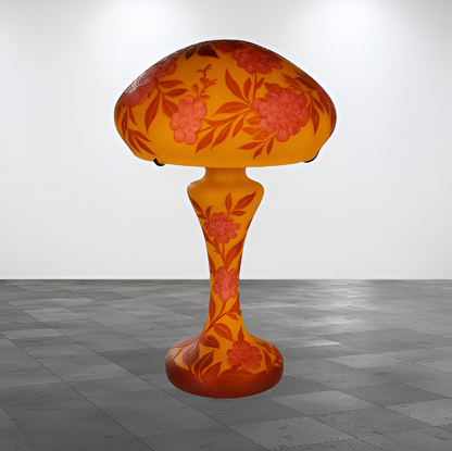 Lampe Art nouveau Gallé en verre multicouche, gravée à l’acide avec monture en laiton