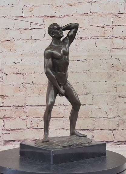 art-érotique-statue-bronze-male-homme-nu-énorme-sexe-gay