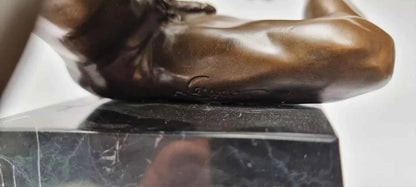 Figurine en bronze homme nu nu érotique sculpture socle en marbre signée
