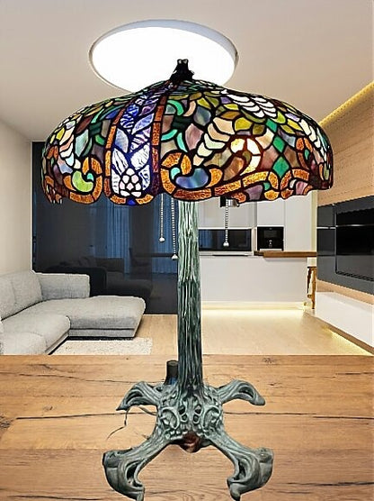 Lampe de reproduction antique pied griffes en bronze Tiffany