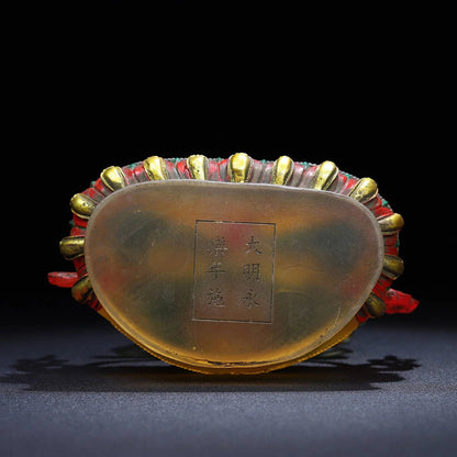 Ancienne statue chinoise en verre émaillé de Pékin sculpté à quatre bras Avalokiteshvara