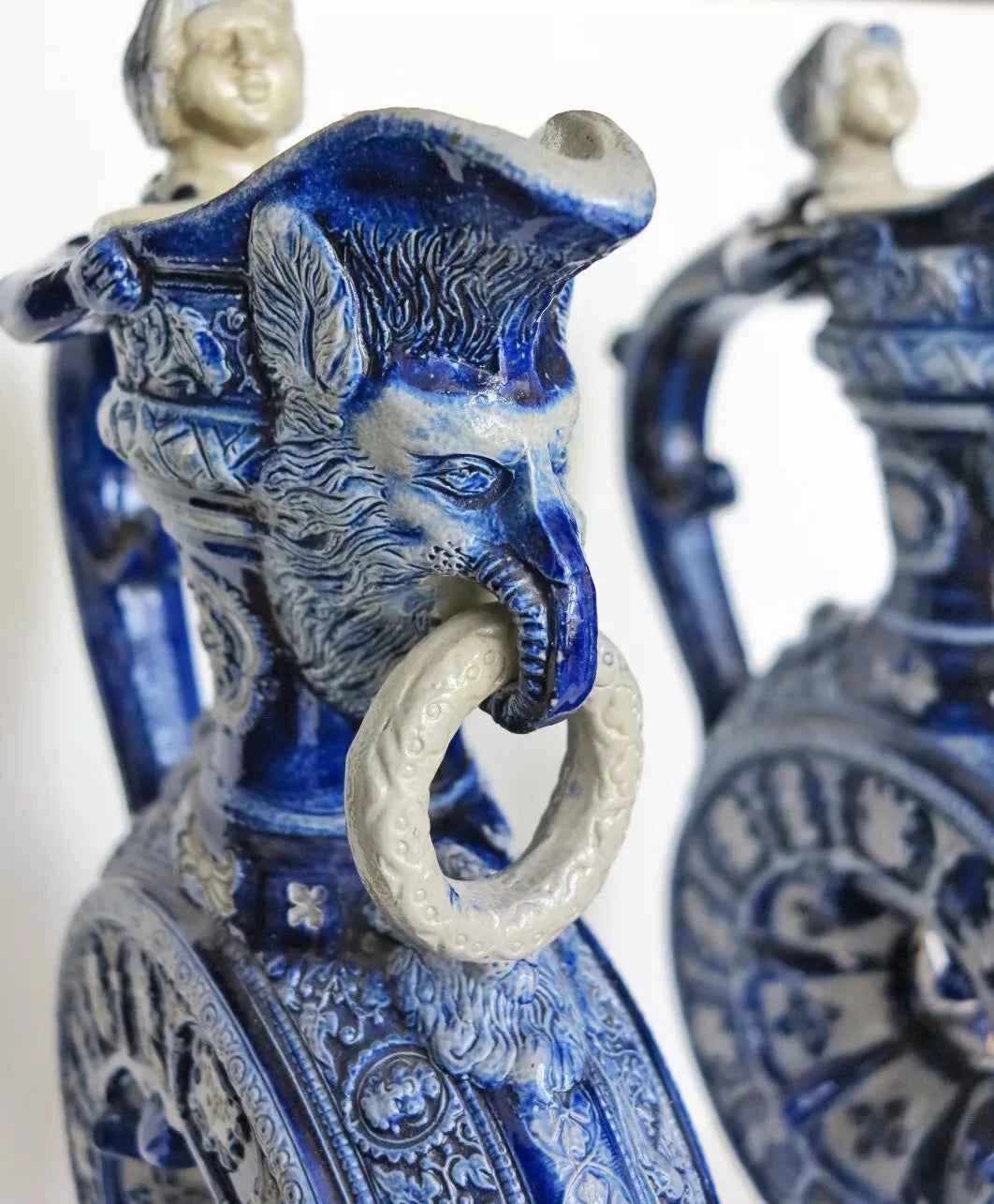 Paire d'anciens pichets carafe Westerwald aiguière sel émail XIXc R Hanke Allemagne